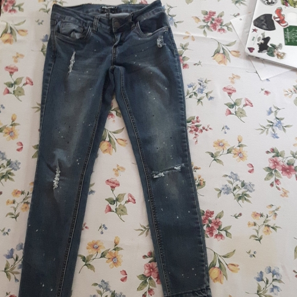 size 1 Dollhouse skinny distressed painted jeans - Picture 12 of 16
